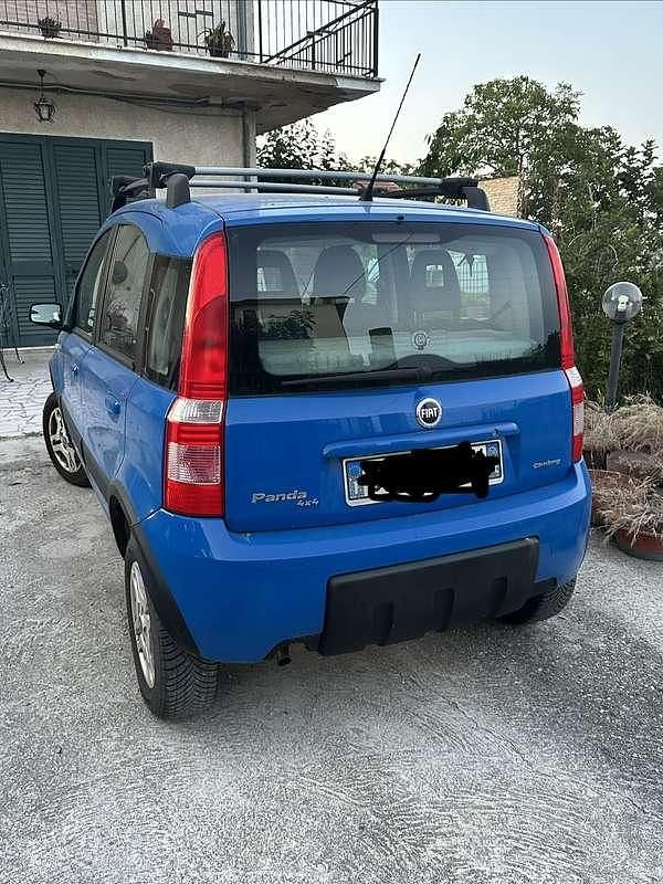 Usata Fiat Panda 4x4 Climbing 60 CV (44 kW) 2004 Blu/azzurro Utilitaria