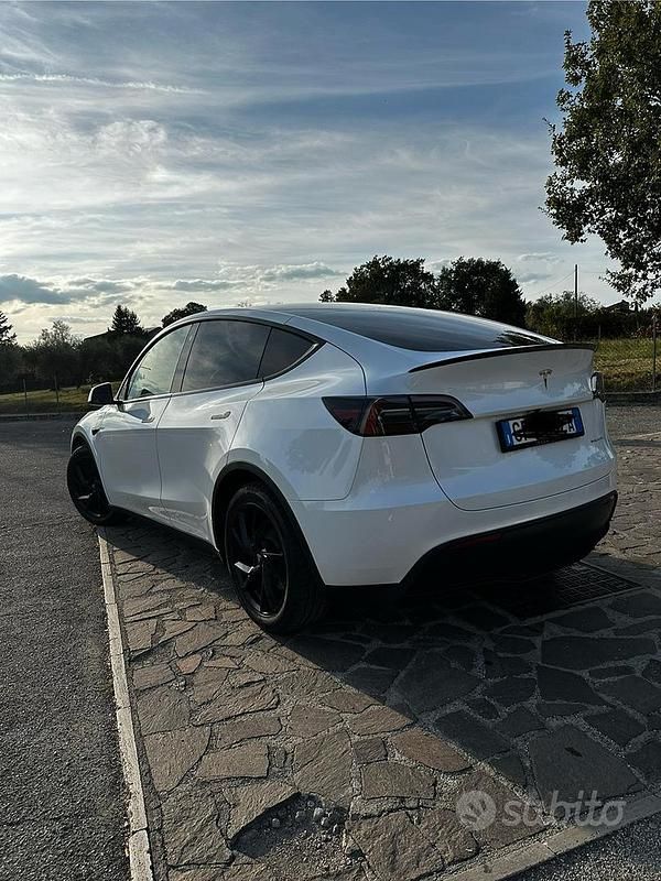Usata Tesla Model Y 378 kW (514 CV) 2023 Bianco SUV