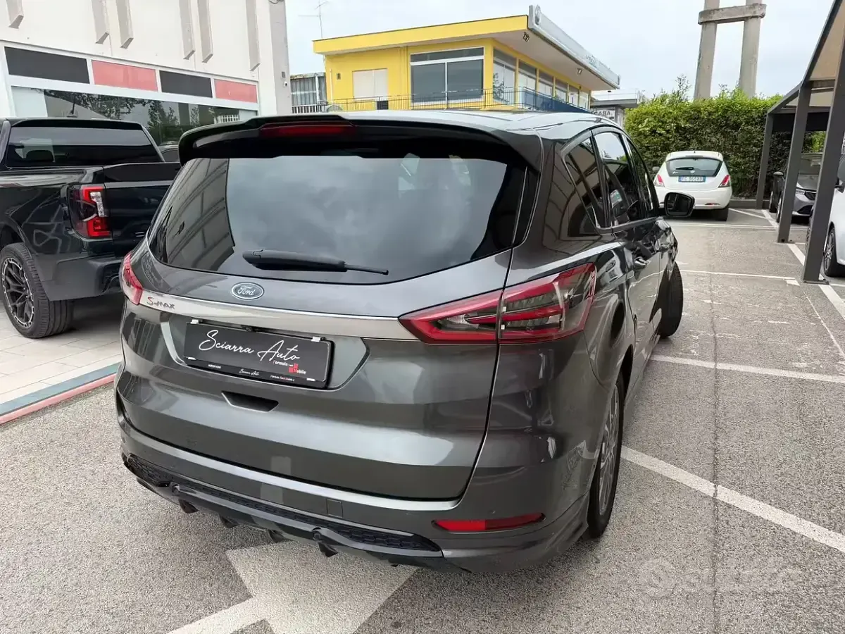 Usata Ford S-MAX ST 150 CV (110 kW) 2019 Grigio Monovolume