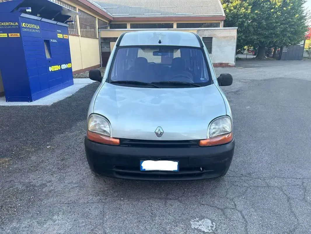 Usata Renault Kangoo Privilege 65 CV (47 kW) 2002 Monovolume
