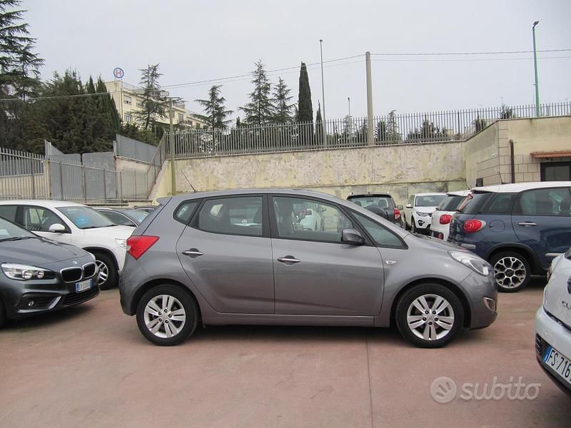 Usata Hyundai ix20 Comfort 90 CV (66 kW) 2013 Grigio Utilitaria