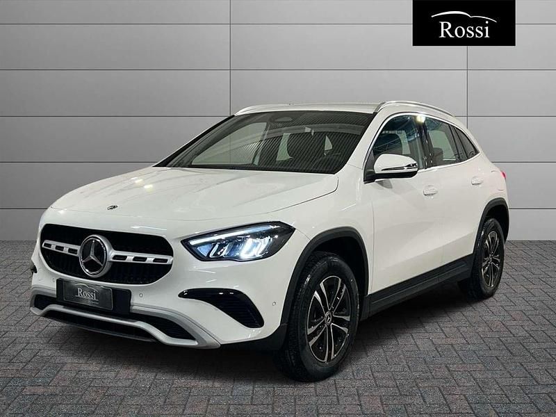 Bianco polare Nuova 2025 Mercedes GLA200 SUV | 44.100 € (Super prezzo) - Immagine 1/4