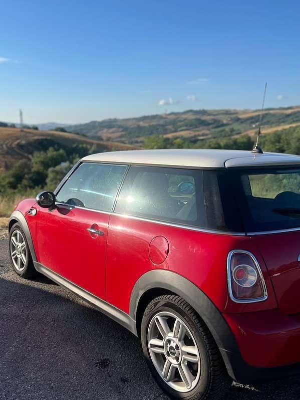 Usata Mini Cooper D 111 CV (81 kW) 2011 Rosso Utilitaria