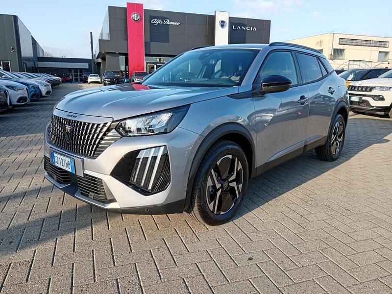 Usata Peugeot 2008 Allure 102 CV (75 kW) 2025 Argento SUV