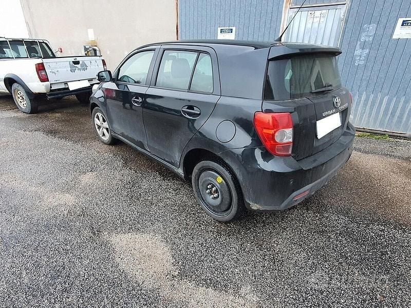 Usata Toyota Urban Cruiser Sol 90 CV (66 kW) 2012 Nero Utilitaria