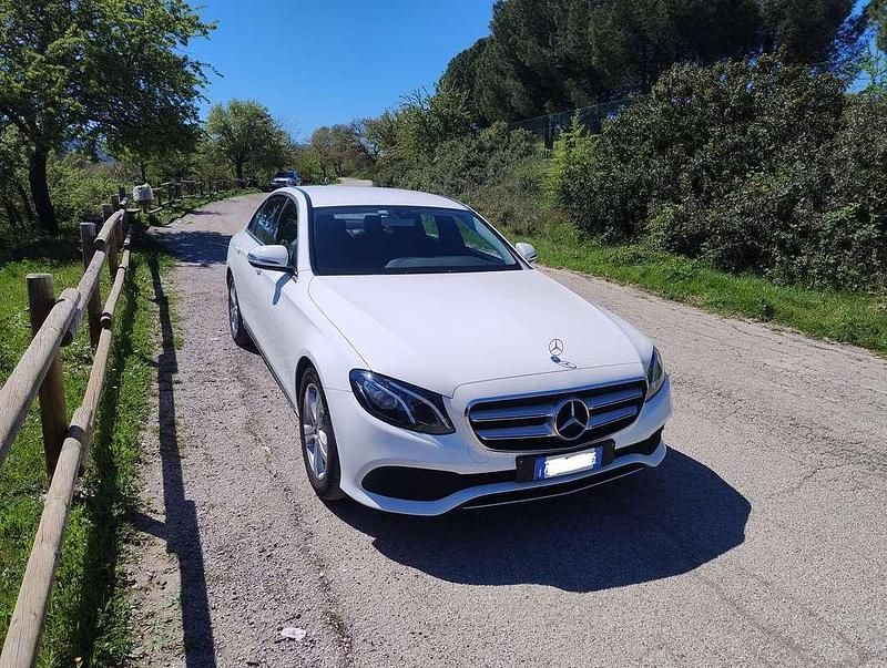 Usata Mercedes E200 Business 150 CV (110 kW) 2017 Bianco Berlina