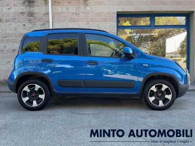 Usata Fiat Panda Cross Cross 70 CV (51 kW) 2024 Blu metallizzato Utilitaria