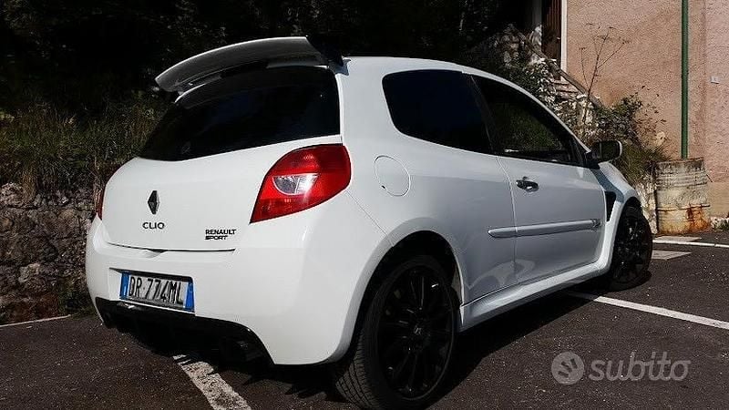 Usata Renault Clio R.S. R.S. 200 CV (147 kW) 2008 Bianco Utilitaria