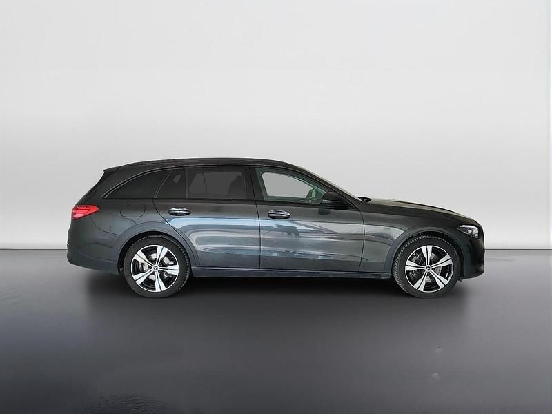 Usata Mercedes 220 Advanced 197 CV (144 kW) 2024 Grigio Station wagon