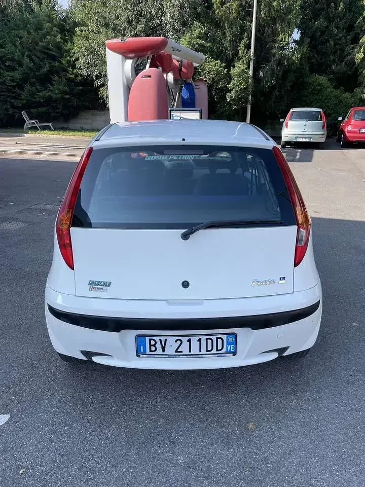 Usata Fiat Punto 60 CV (44 kW) 2001 Other Utilitaria
