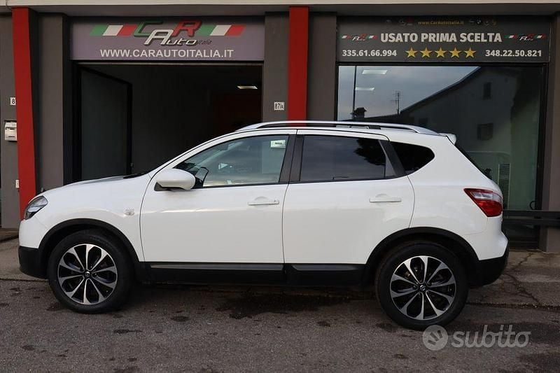 Usado Nissan Qashqai N-TEC 150 HP (110 kW) 2011 Branco SUV