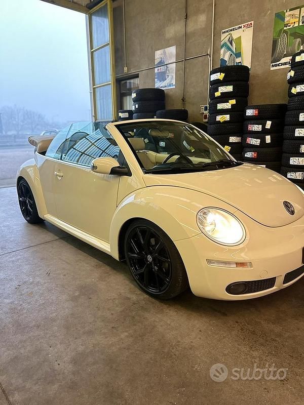 Usata VW New Beetle 105 CV (77 kW) 2009 Utilitaria