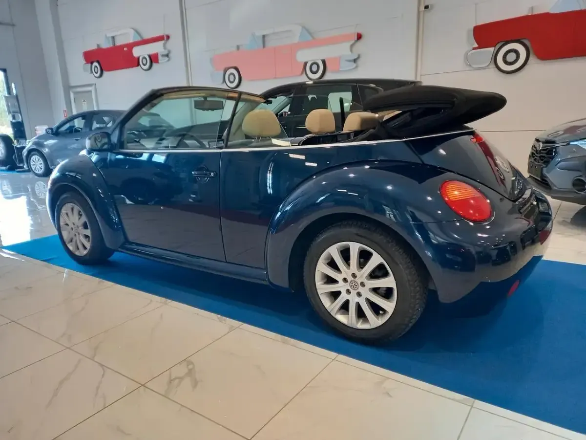 Usata VW New Beetle 75 CV (55 kW) 2003 Blu Utilitaria