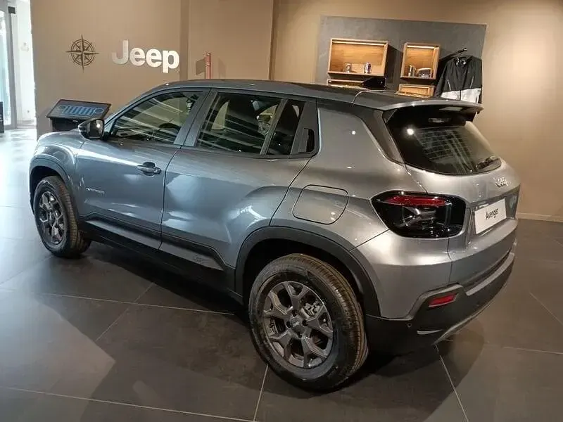 Nuova Jeep Avenger Longitude 110 CV (80 kW) 2026 Grigio SUV