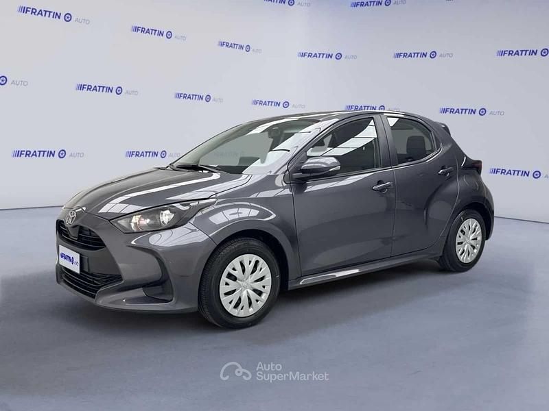Usata Toyota Yaris Hybrid Active 92 CV (67 kW) 2025 Dark grey Berlina