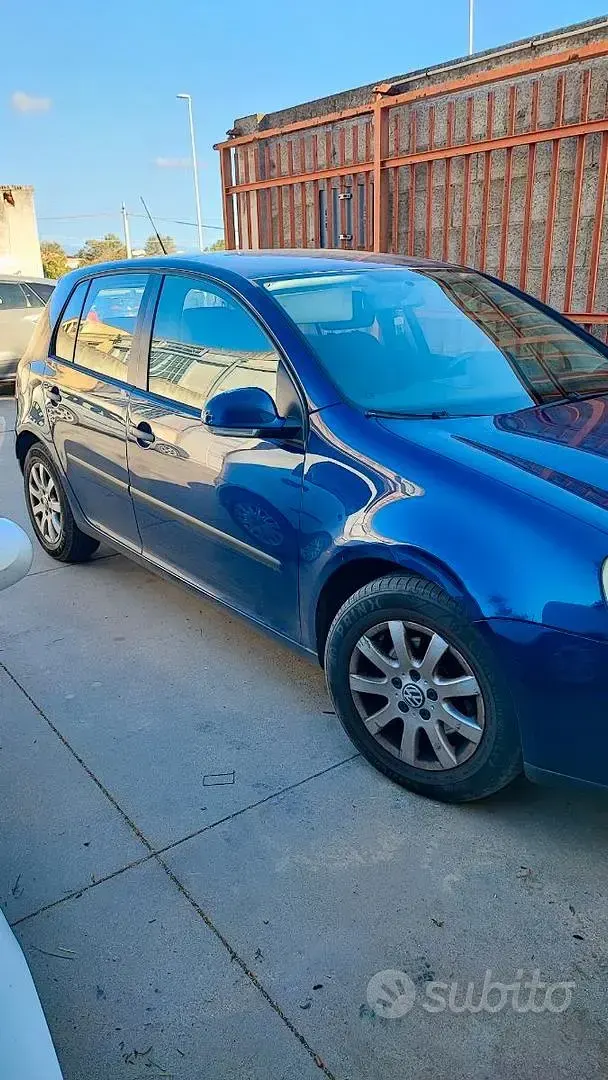 Usata VW Golf IV 105 CV (77 kW) 2005 Blu Berlina