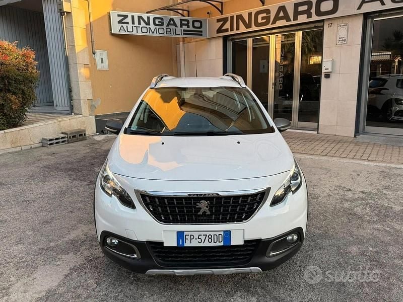 Bianco Usata 2018 Peugeot 2008 Allure SUV | 10.400 € (Buon prezzo) - Immagine 1/4