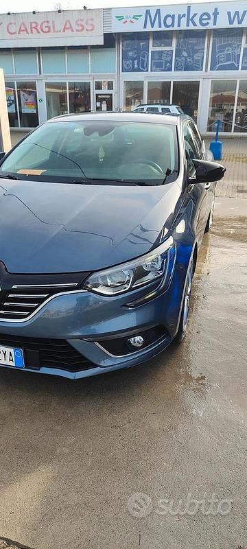 Usata Renault Mégane IV 110 CV (80 kW) 2017 Berlina