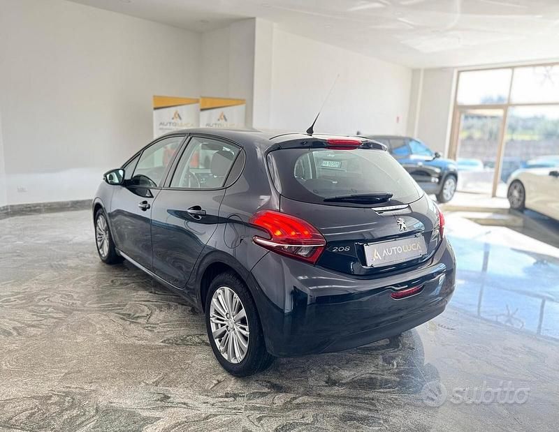 Usata Peugeot 208 Allure 75 CV (55 kW) 2017 Blu Utilitaria