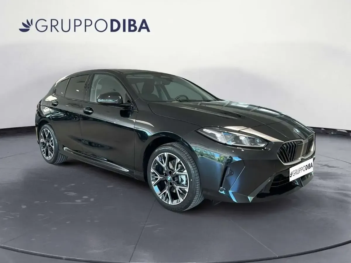 Nuova BMW 118 Efficient Dynamics 150 CV (110 kW) 2026 Nero Utilitaria