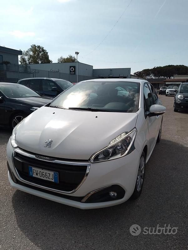 Bianco Usata 2019 Peugeot 208 Allure Due volumi | 9000 € (Super prezzo) - Immagine 1/4