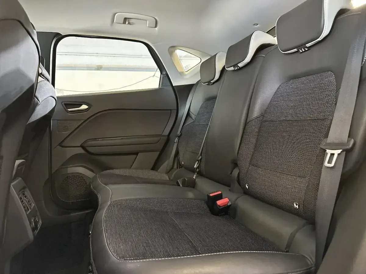 Usata Renault Captur 143 CV (105 kW) 2020 Grigio SUV