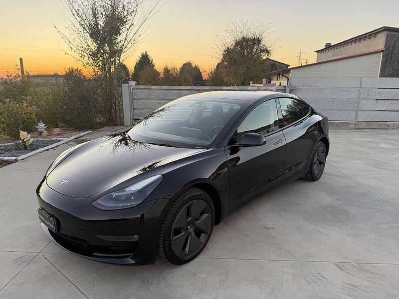 Nero Usata 2022 Tesla Model 3 Tre volumi | 29.900 € (Ottimo prezzo) - Immagine 1/4