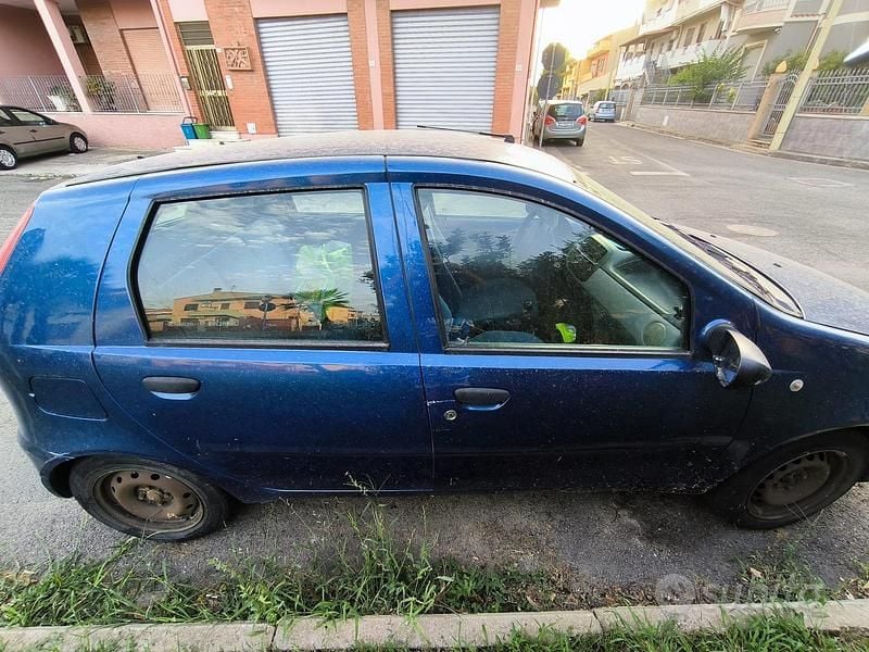 Usata Fiat Punto 80 CV (58 kW) 2001 Blu Utilitaria
