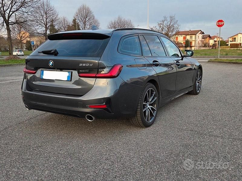 Usata BMW 320 Sport Line 190 CV (139 kW) 2020 Grigio Station wagon