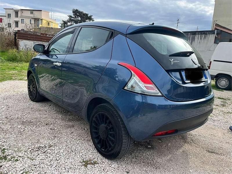Usata Lancia Ypsilon Silver 69 CV (50 kW) 2022 Utilitaria