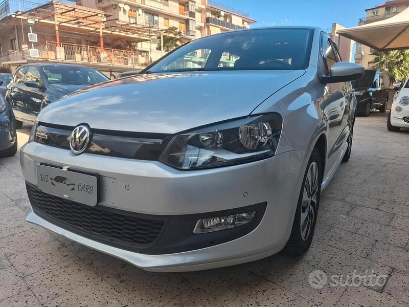 Usata VW Polo Trendline 75 CV (55 kW) 2015 Grigio Berlina