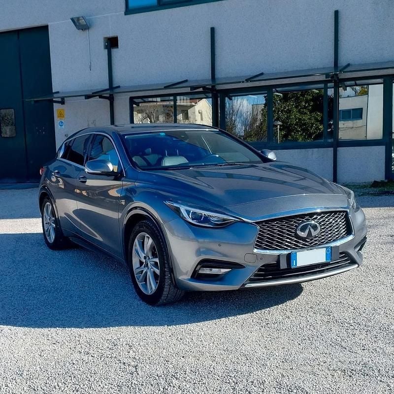Usata Infiniti Q30 109 CV (80 kW) 2017 Grigio Berlina