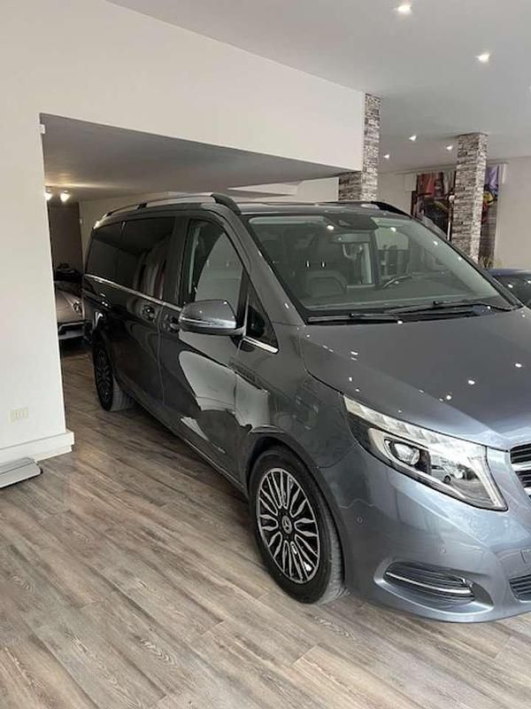 Usata Mercedes V250 Premium 190 CV (139 kW) 2020 Grigio Monovolume