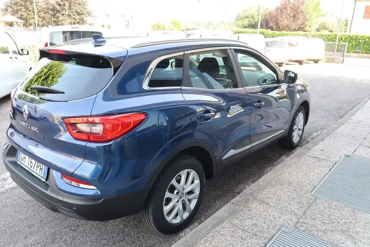 Usata Renault Kadjar Business 140 CV (102 kW) 2021 Blu SUV