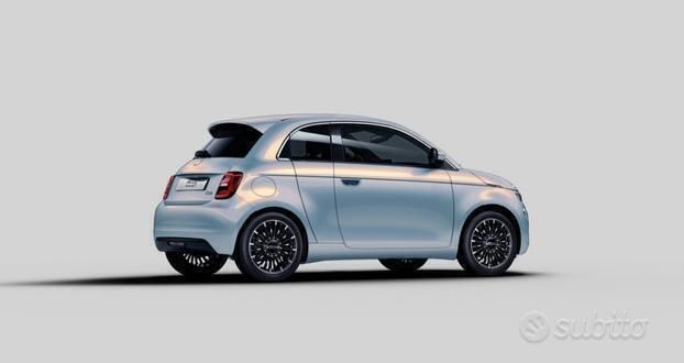 Nuova Fiat 500e La Prima 86 kW (118 CV) 2025 Grigio Berlina