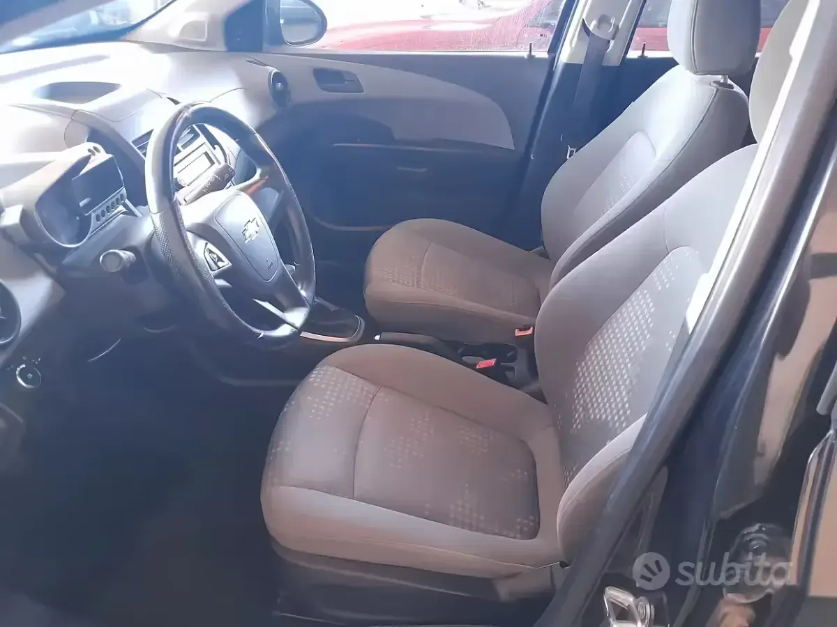 Usata Chevrolet Aveo LS 69 CV (50 kW) 2012 Nero Berlina