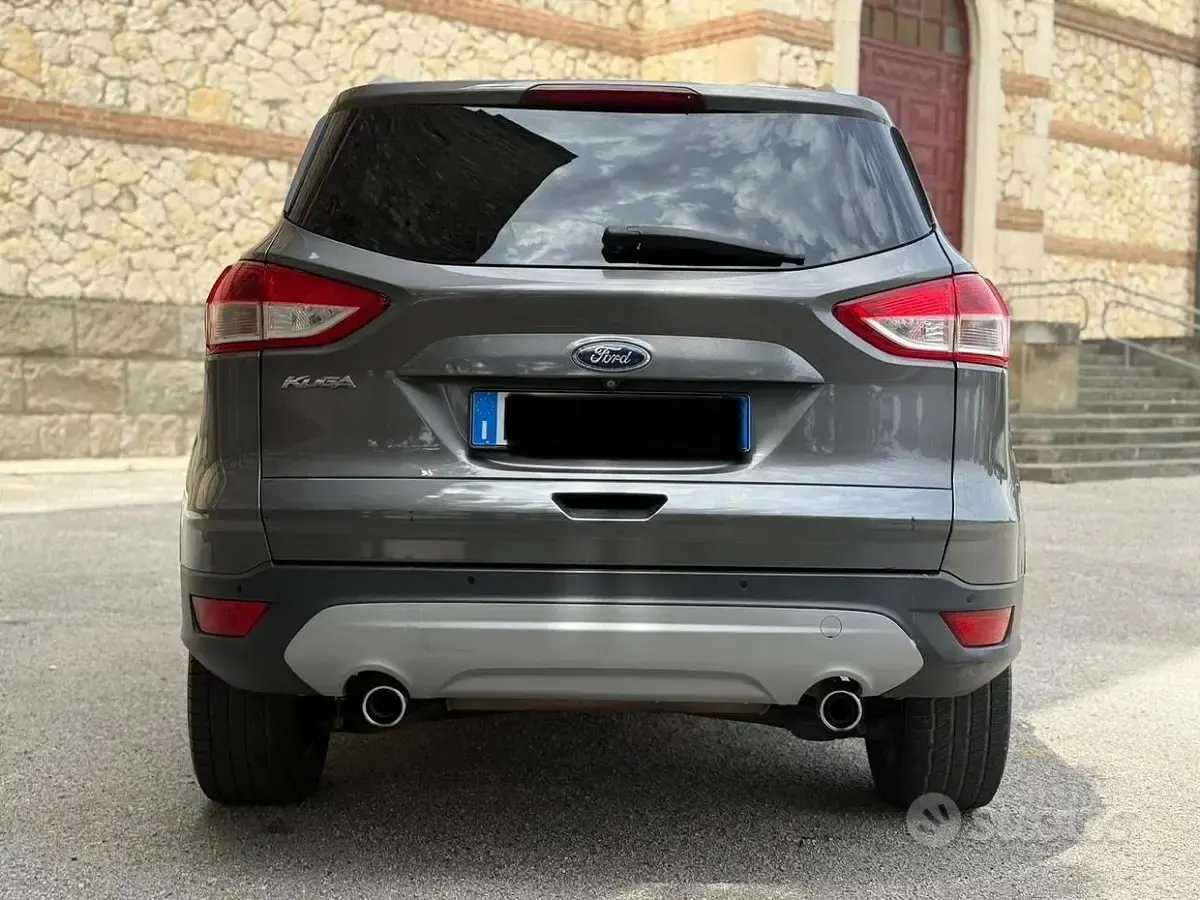 Usata Ford Kuga Titanium 163 CV (119 kW) 2014 Grigio SUV