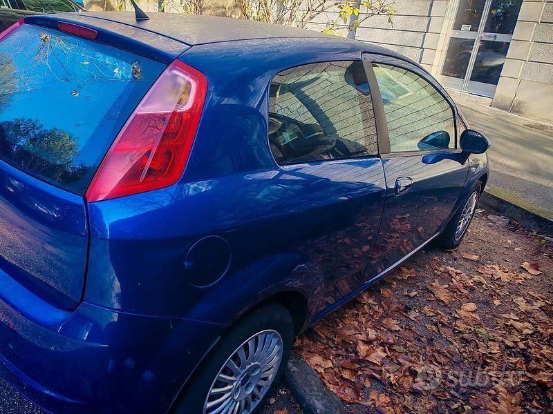 Usata Fiat Grande Punto 2005 Blu Utilitaria