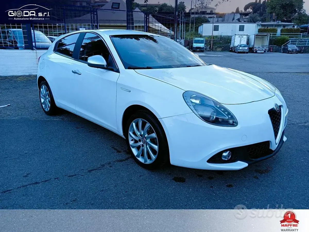 Usata Alfa Romeo Giulietta Super 120 CV (88 kW) 2017 Bianco Utilitaria