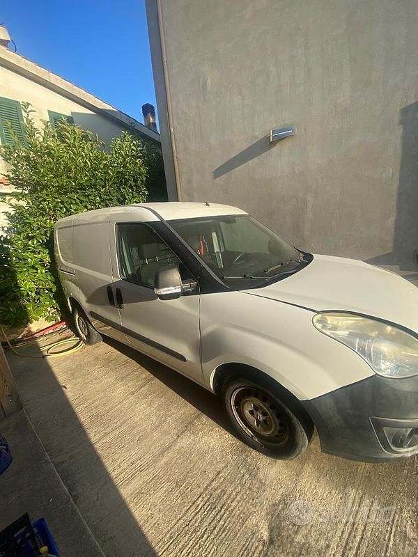 Usata Opel Combo 2015 Bianco Monovolume