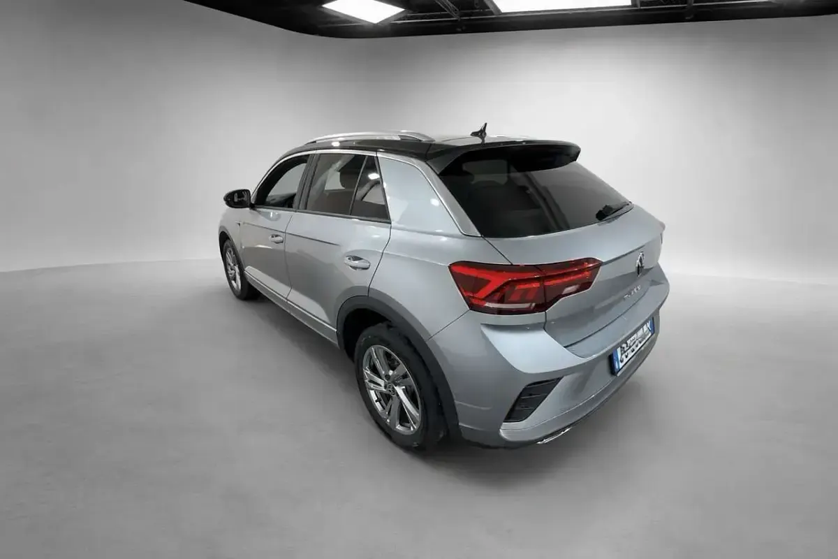 Usata VW T-Roc R-line 150 CV (110 kW) 2023 Bianco SUV