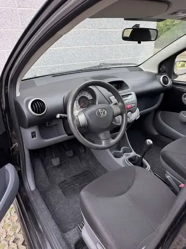 Usata Toyota Aygo Edition 68 CV (50 kW) 2012 Utilitaria