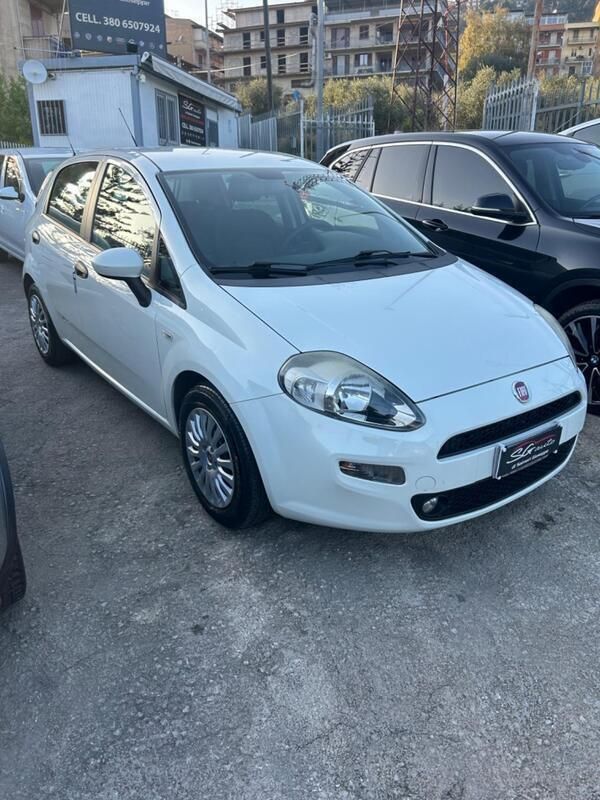 Usata Fiat Punto Street 85 CV (62 kW) 2014 Bianco Utilitaria