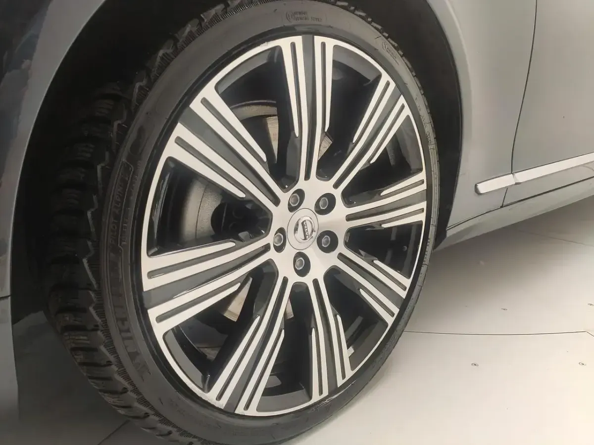 Usata Volvo V90 Ultimate 197 CV (144 kW) 2024 Grigio Station wagon