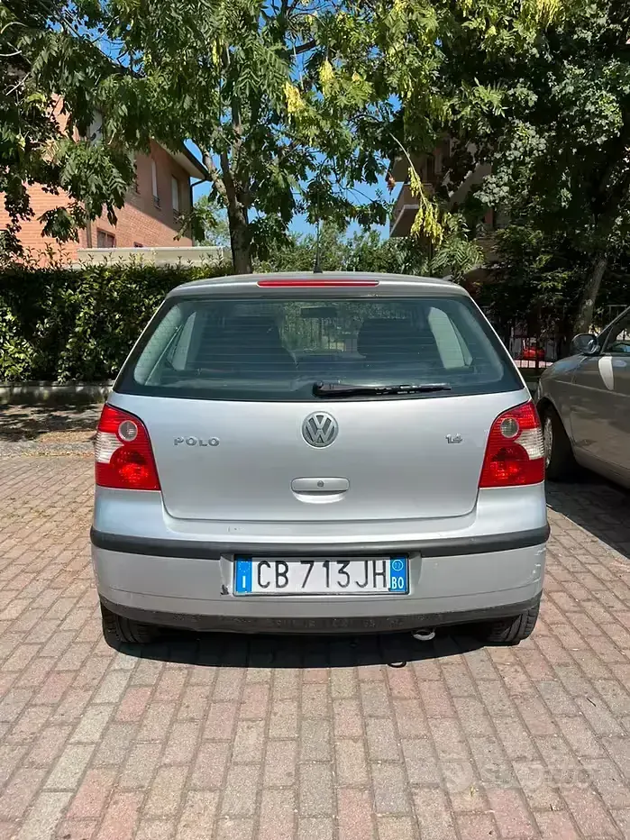 Usata VW Polo 75 CV (55 kW) 2002 Grigio Utilitaria