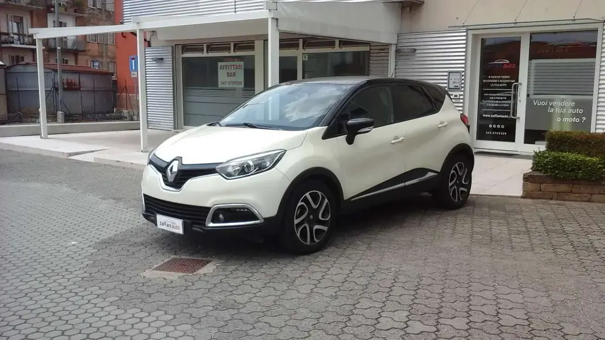 Usata Renault Captur 90 CV (66 kW) 2014 Beige SUV