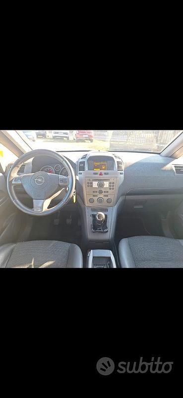 Usata Opel Zafira Cosmo 105 CV (77 kW) 2006 Grigio Monovolume