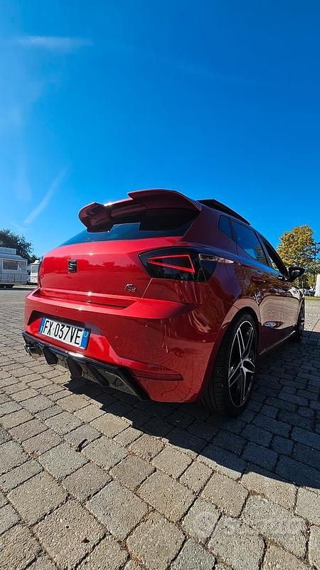 Rosso Usata 2019 Seat Ibiza FR Tre volumi | 15.500 € (Molto cara) - Immagine 1/4