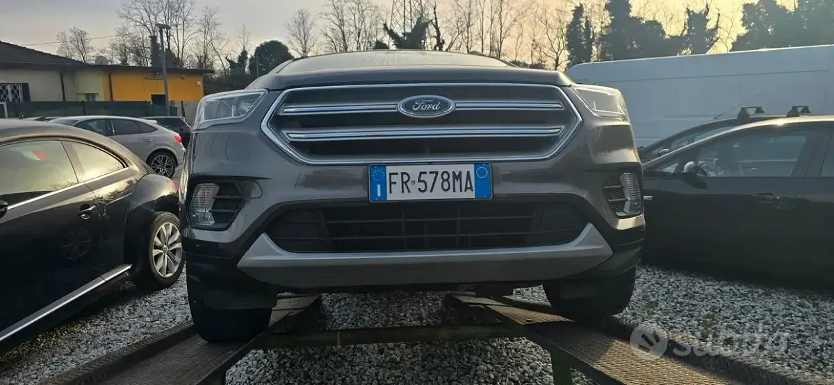 Usata Ford Kuga Titanium 120 CV (88 kW) 2018 Grigio SUV