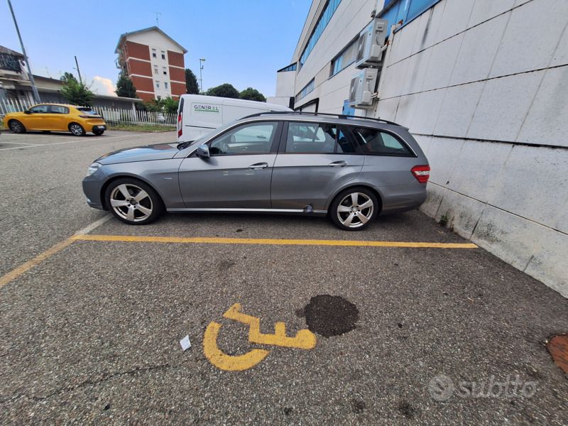 Usata Mercedes E250 204 CV (150 kW) 2011 Grigio Station wagon